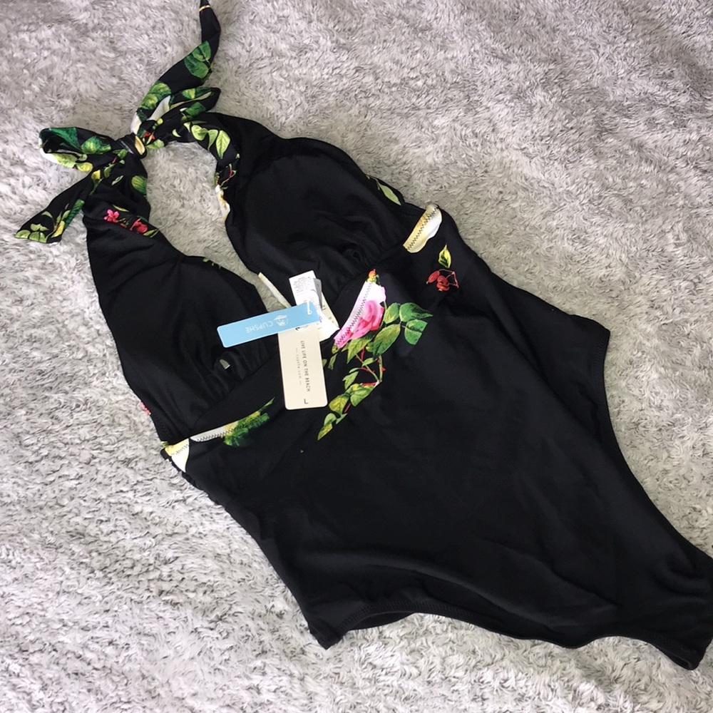 ⭐️NWT Cupshe Halter One Piece Swimsuit - Picture 6 of 9